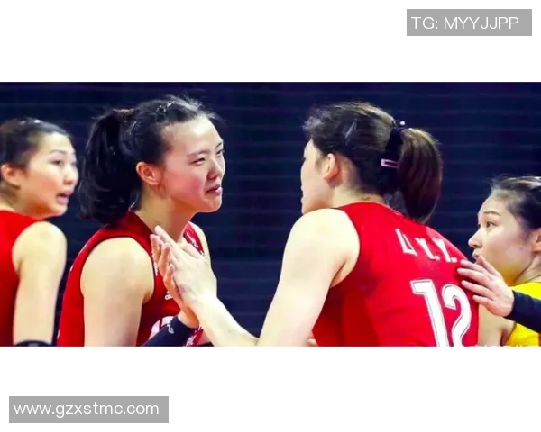 足球明星提问图片大全展示球迷互动瞬间与明星风采的精彩合集